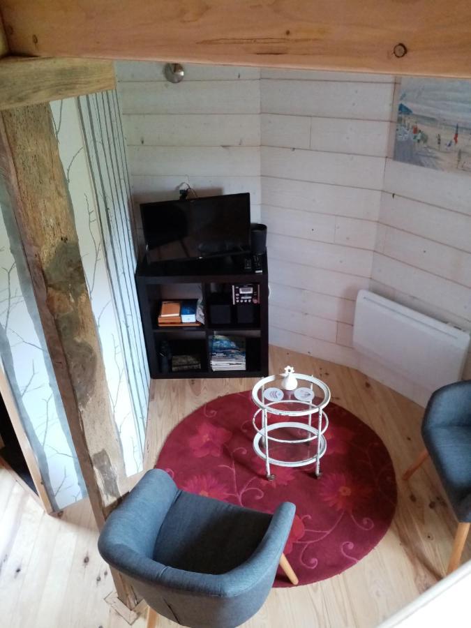 La Tour De Ver Gite Atypique Possibilite Table D'Hotes Sur Reservation Exterior foto